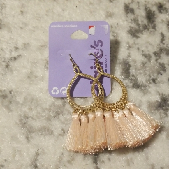 Set of 2 earrings - Picture 3 of 3